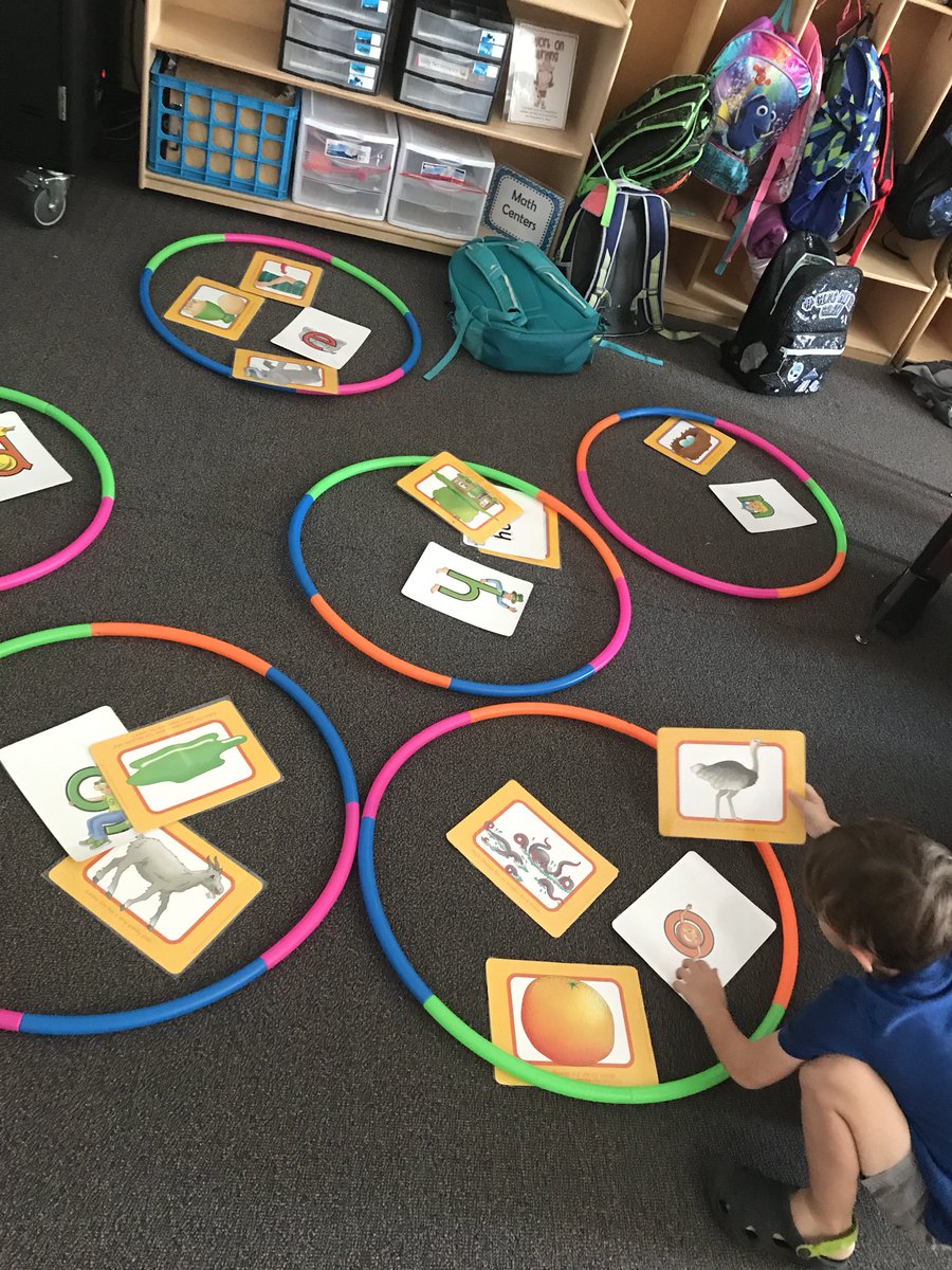 MrsDukesclass's tweet photo. We are jumping into sounds and rolling through words in our bookworms elective! @HunterPrincipal @HunterESKinder https://t.co/66438fjP0E