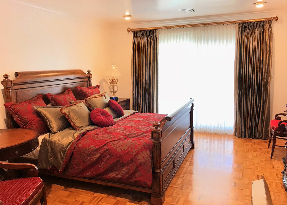 PCDrapery's tweet image. Recent installation in Beverly Hills.  Center Open French Pleated drapery with @Fabricut Douppioni Silk color Barley installed on Paris Texas Hardware EZ Pull Rods in Antique Gold with Lyon Finials.  The sheer is @Fabricut Sheer Batiste Sand. #drapery #windowcoverings #curtains