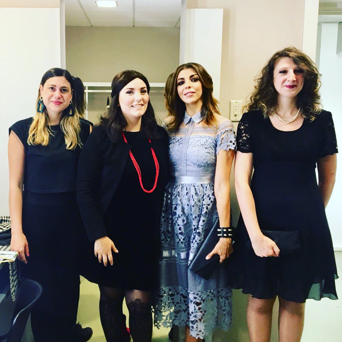 maggiomusicale's tweet photo. #neverlandof nel #backstage con #Cenerentola! #maggiomusicale #maggiomusicalefiorentino #instapic #teatrodelmaggio #pic #opera #rossini #instaopera #orchestra https://t.co/UtKbzBhfuX