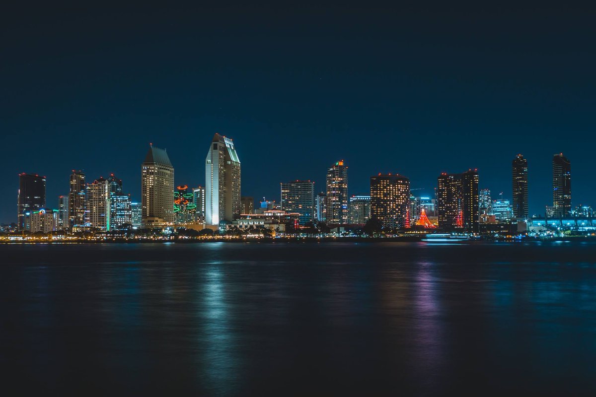 Our city is cooling down! It does not seem like it is going to #snow in #SanDiego any time soon BUT we can definitely feel the change. Does it snow where you live? Share a photo or let us know what #temperature is where you live. 🙊