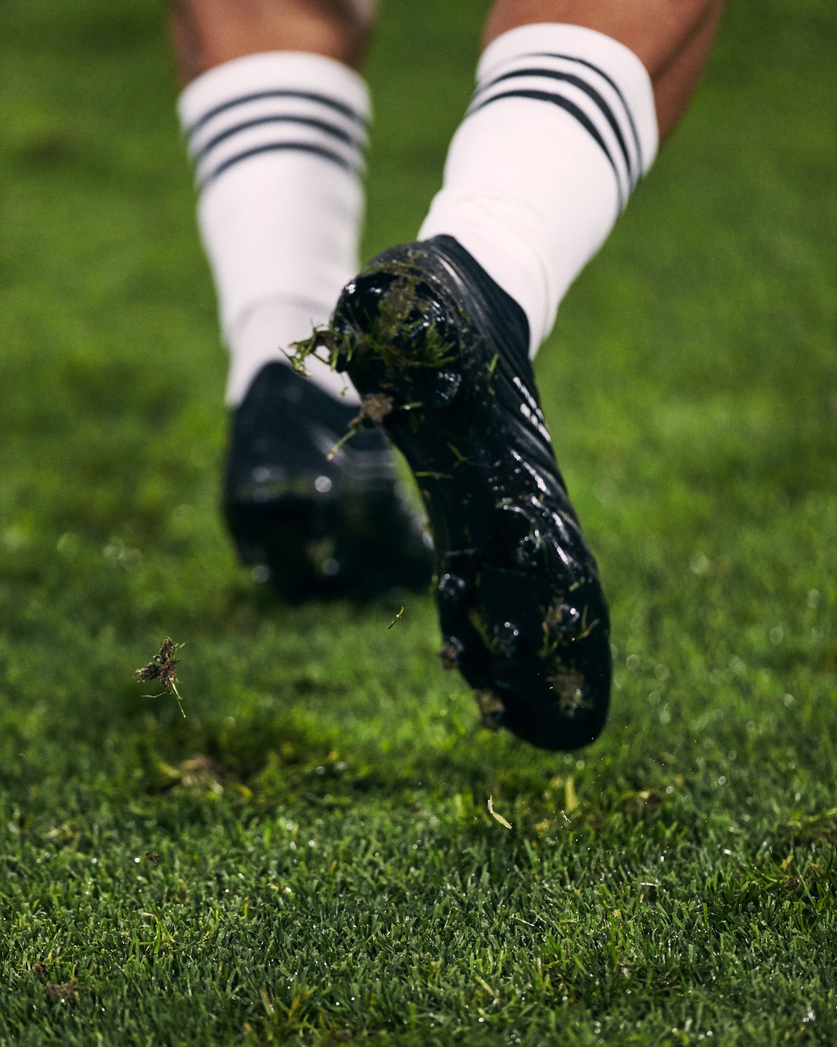 Dybala black boots hotsell