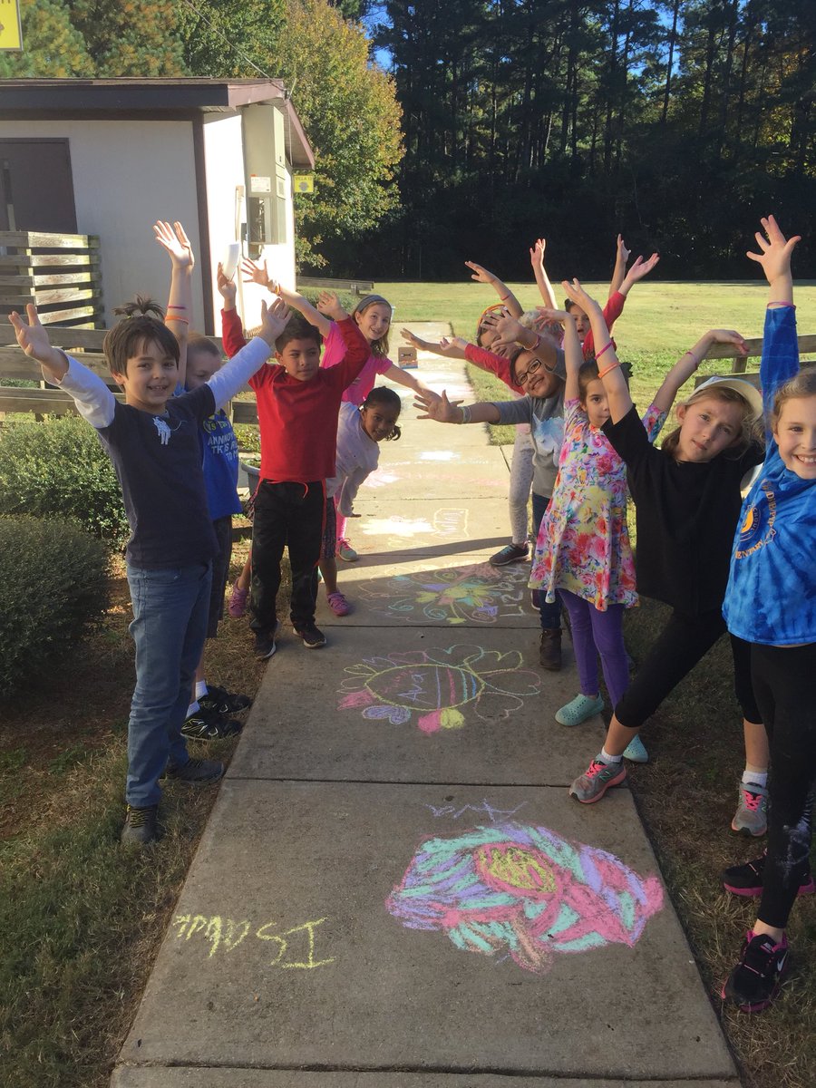 MaddenClass's tweet photo. Happy Diwali to all of our Indian families. Our sidewalk chalk creations for the celebration.
#classroomfamily
#fwesinspireslearning https://t.co/PZU5XZqR46