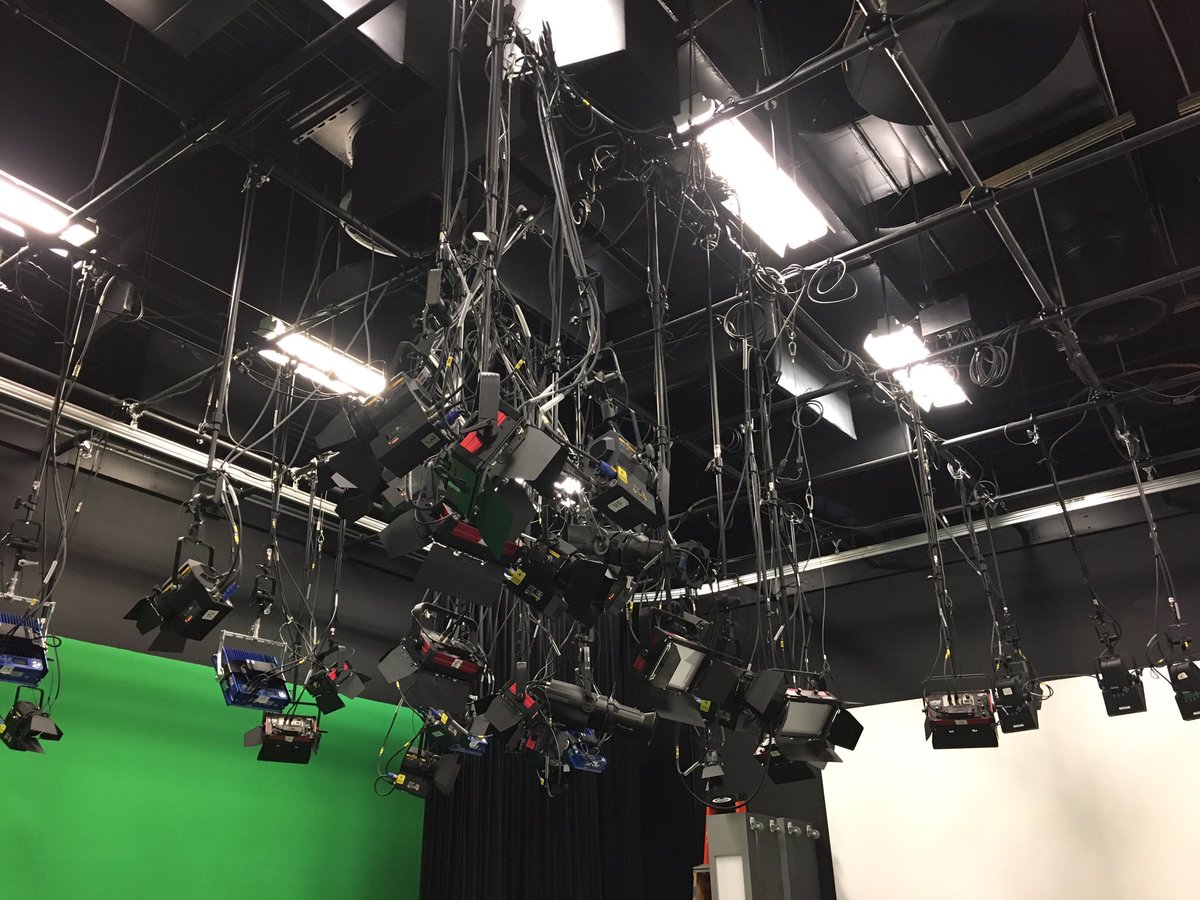 mygrtadventure's tweet photo. @DavidPearce01 #notjustagreenscreen #sjgoals #isthisinthebudget #sjhstrojans https://t.co/pr86gGYDio