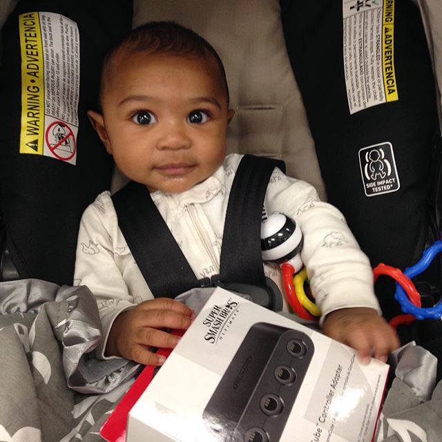 LateWatch's tweet image. Our little guy knew it was time to get a #GamecubeControllerAdapter before #SuperSmashBros drops ift.tt/2JLEWdd