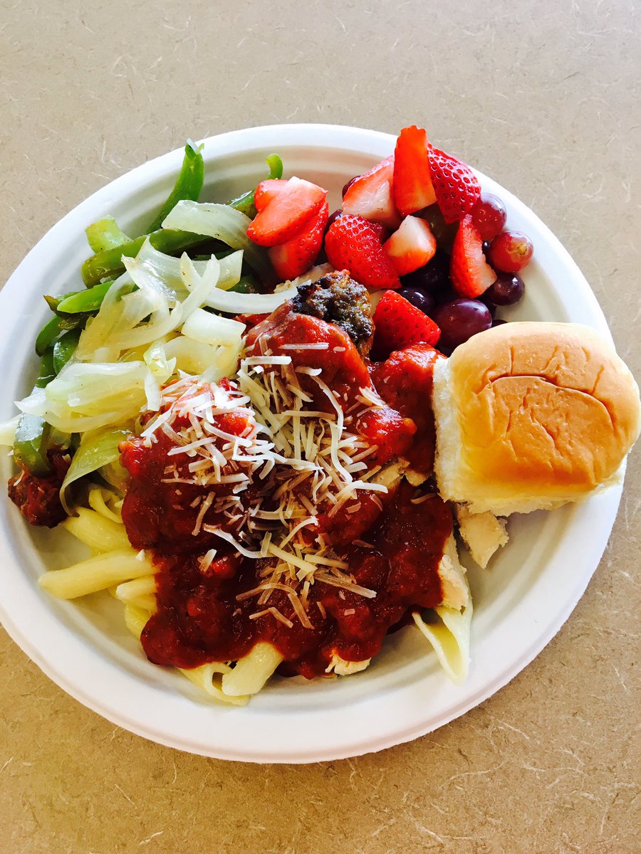 CSURamFuel's tweet photo. Look 👀who created a Winning Pre-Game Plate! @coachNikoMedved is fueling up the Ram 🐑 Fuel way for his 1st regular season game! 🏀#Win #PerformancePlate🍽 https://t.co/6gp8DSMuYu