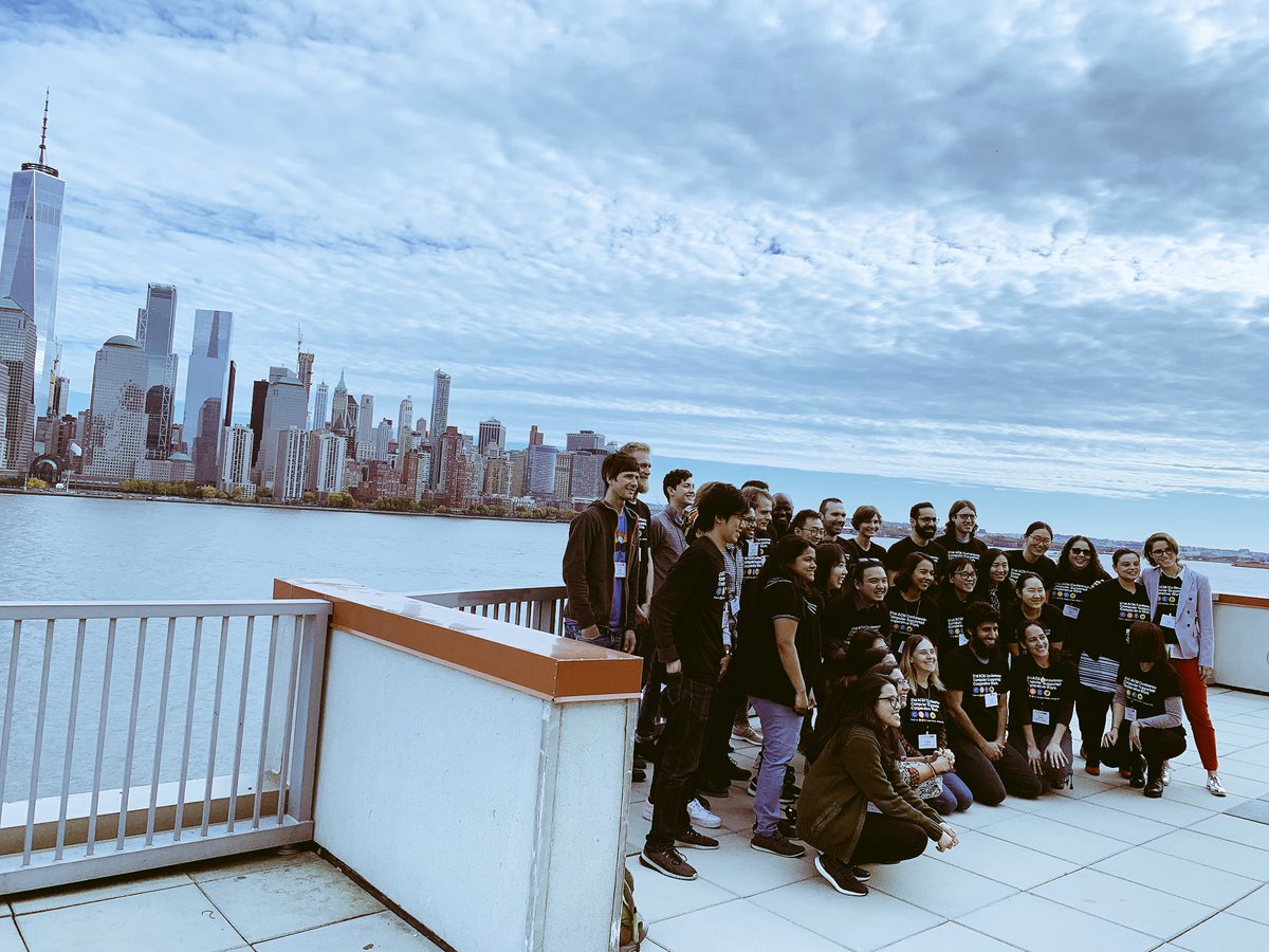 ACM_CSCW's tweet image. Thanks to @Zaga_daga, @infoxiao, and all our amazing #CSCW2018 student volunteers for making this conference such a success!