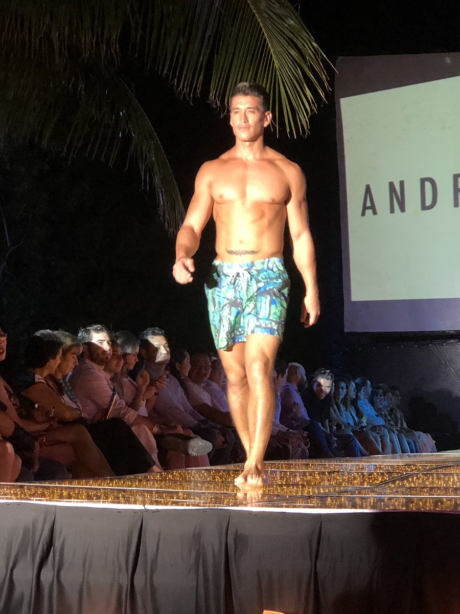 TwittPlaya's tweet photo. Andres Gasque #MéxicofashionSHOW #MFS2018 @TresRiosResort https://t.co/rzSD3Kb9cU