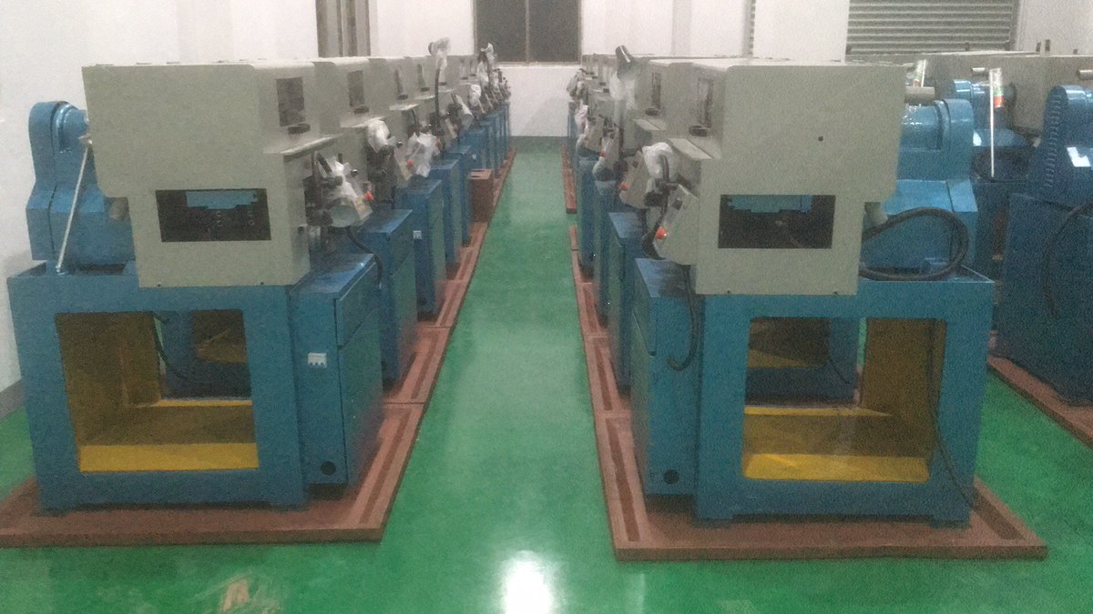 NdFeB_Magnet_'s tweet photo. Some new cutting equipments arrived at new factory yesterday. Old equipments were sold to others. The decoration is still on.
#Permanent #Neodymium #RareEarth #NdFeB #Magnet PotMagnets #PinMagnets #RingMagnets #DiscMagnets #FishingMagnets #MagnetHook#SquareMagneticGrate https://t.co/aLEyOiuESC