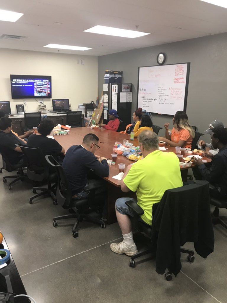 triple555hd's tweet image. They “Love that chicken from Popeyes”. #LateNightSamePage #FreightTeamAppreciation