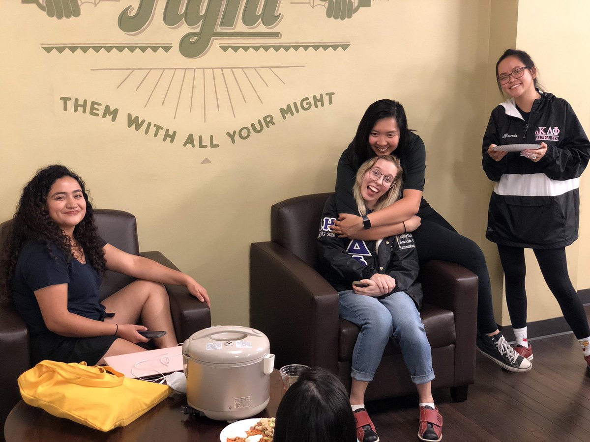 BaylorStuAct's tweet photo. 📸: Friendship, fellowship, and fun at the @baylormgc Game Night tonight. Follow @baylormgc for events and info about the Multicultural Greek Council! #CreatedToConnect #ConnectAtBU https://t.co/bjdY2KwbCR
