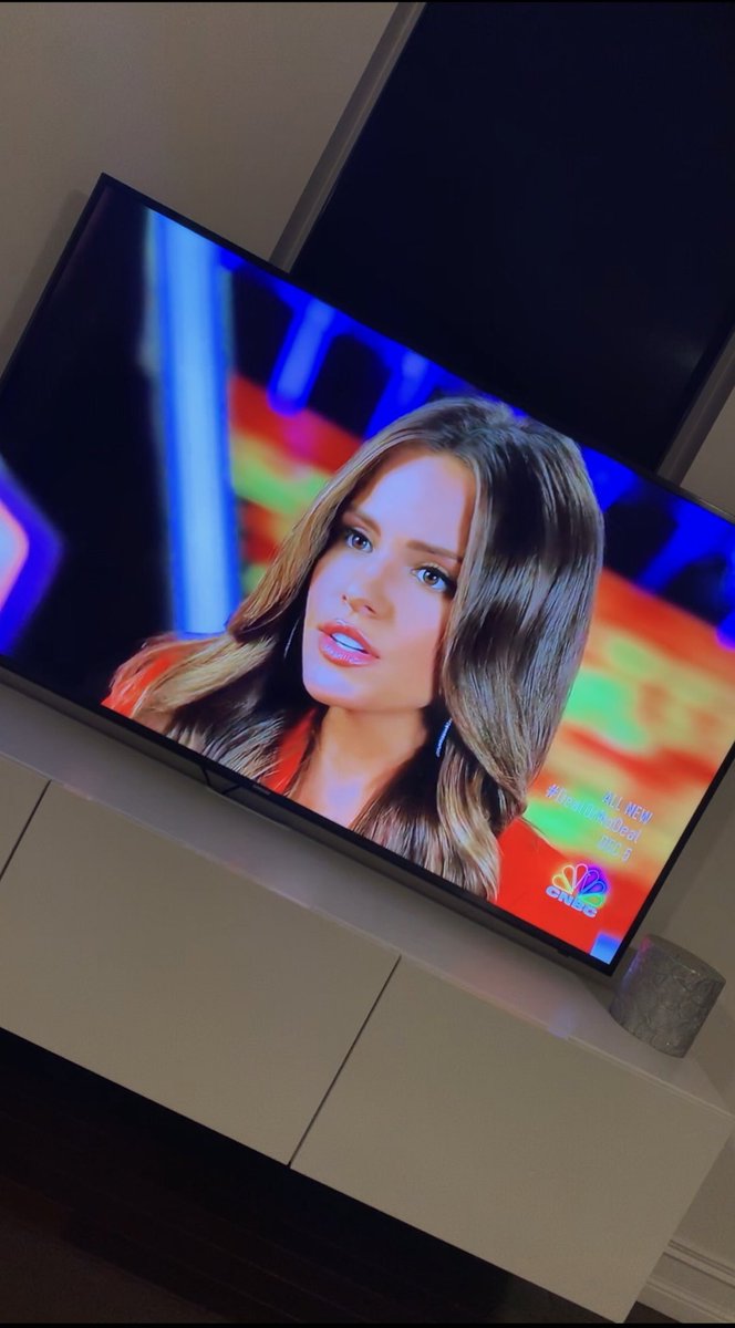 KellyBlancoTV's tweet photo. Hope everyone is as excited for @dealornodeal as I am! I gotta admit I am most excited to see my beautiful friend @JordanaDePaula!!! #Luckynumberseven 🤩#DealOrNoDeal #case7 https://t.co/tAQLG4fPm9