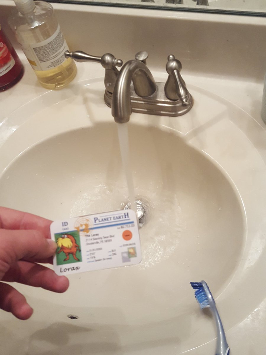that1wh1teguy's tweet photo. The water I use to brush my teeth will be carried through the sewer system to the water filtration plant in oak creek where it will be cleaned through a 5 process series to be sent back for me to use again. #franklinlorax #apeswater https://t.co/d1KYwwnGsm