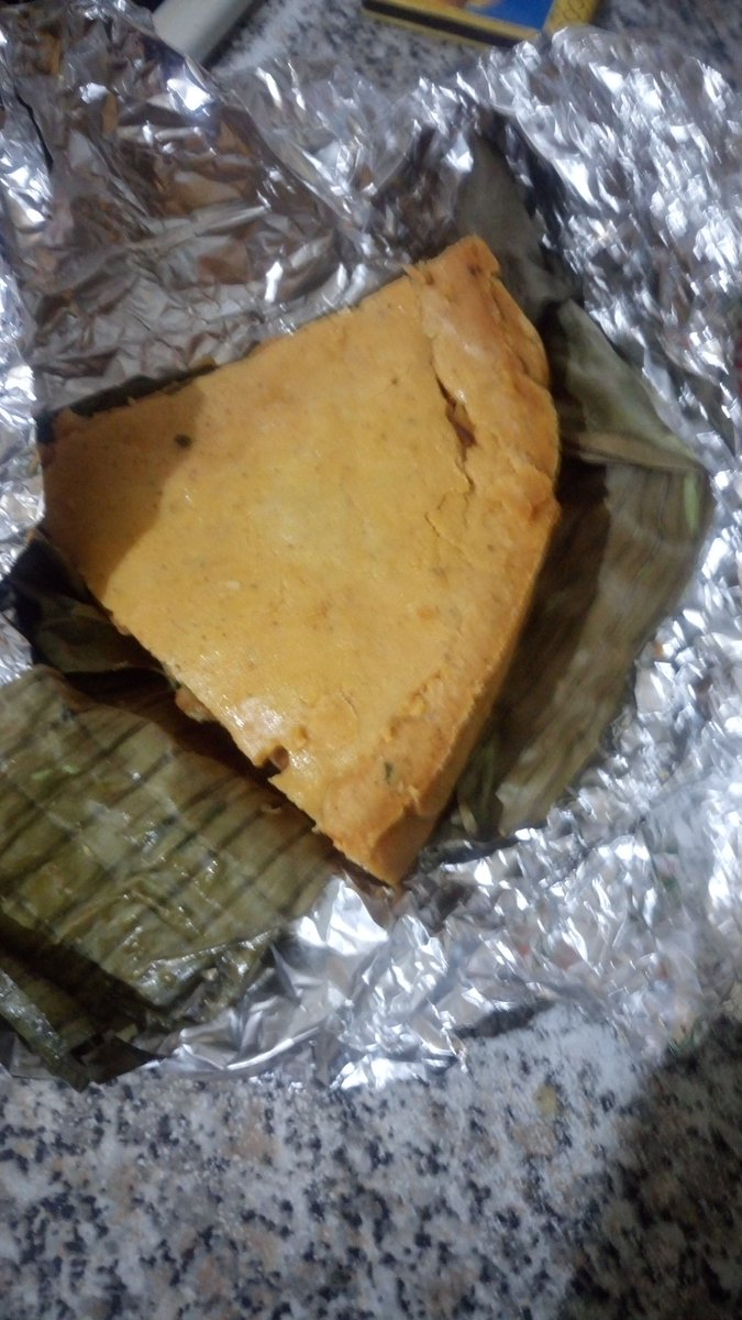Lucisavaz's tweet photo. Casual, regresar de Mérida y llegar a tu casa y te guardaron pib!!!! @lucirivaz  y tu no tenés jajaja @Rommel_Pacheco aca comiendo pib!!! https://t.co/hPRIK0QwfQ