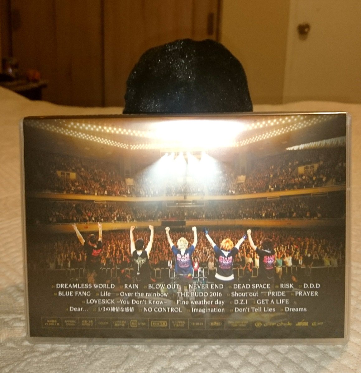 SiamShadeFan's tweet photo. やっと手にあります!日本から持って来るのはありがとうございました! 😊🎉
.
Muchas gracias por traerlo desde Japón, .@Iv_Vogel 💜🐧
.
#SiamShade #シャムシェイド #FinalRoad #LastSanctuary https://t.co/nGPfWBBleU