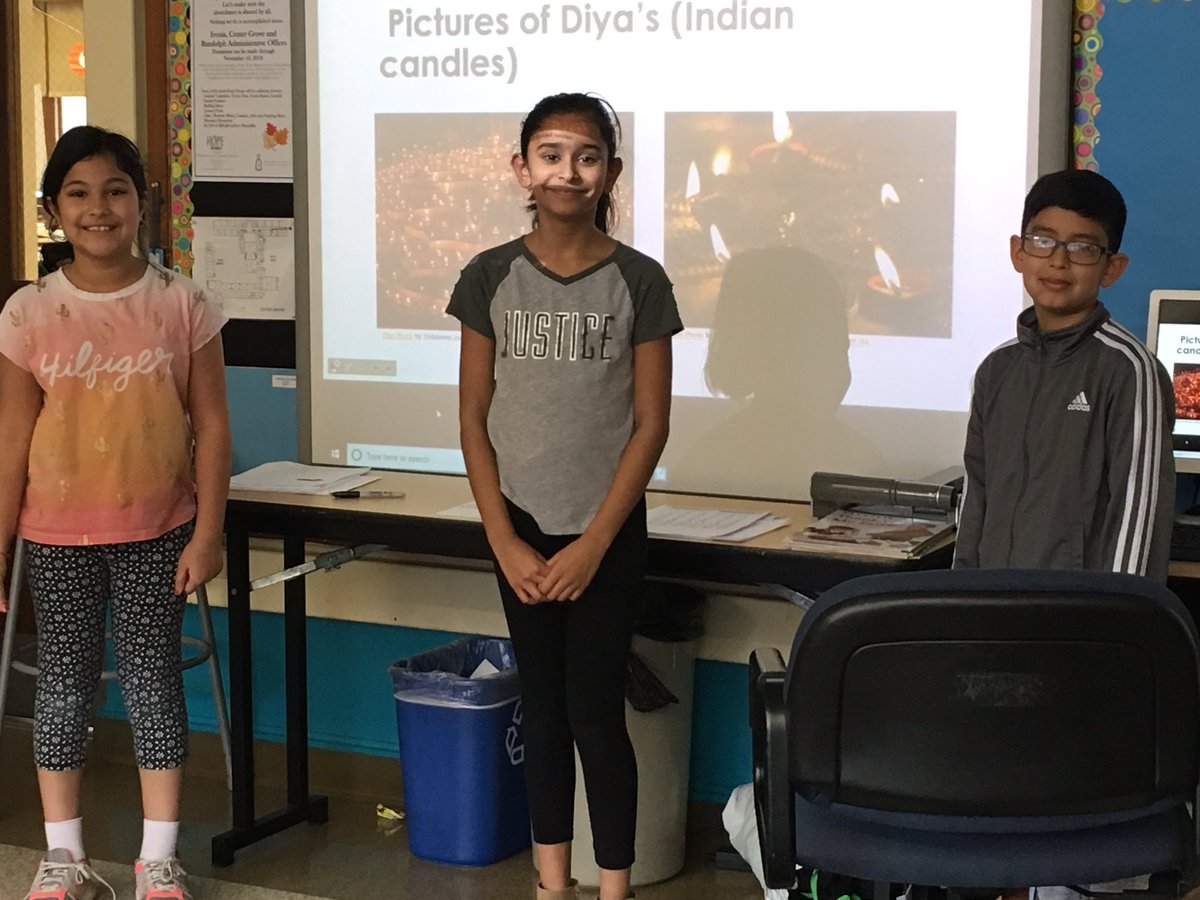 MsBarrettCG's tweet photo. Ss passionate about teaching their classmates the traditions of Diwali.
@CenterGroveES https://t.co/1oWx9JEjmT