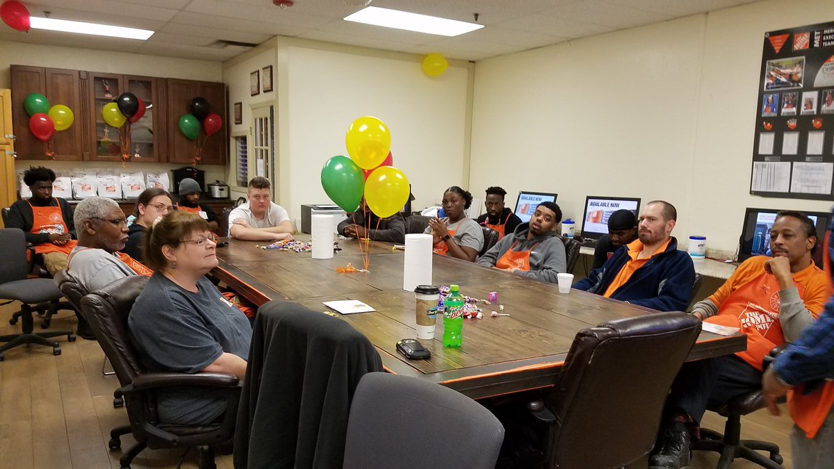 More of 0804 celebrating #FreightTeamAppreciation and doing a little recognition!  @RyanHallTHD804 @frblackwell2 @KochBkoch @misshd03 @AngelaWires