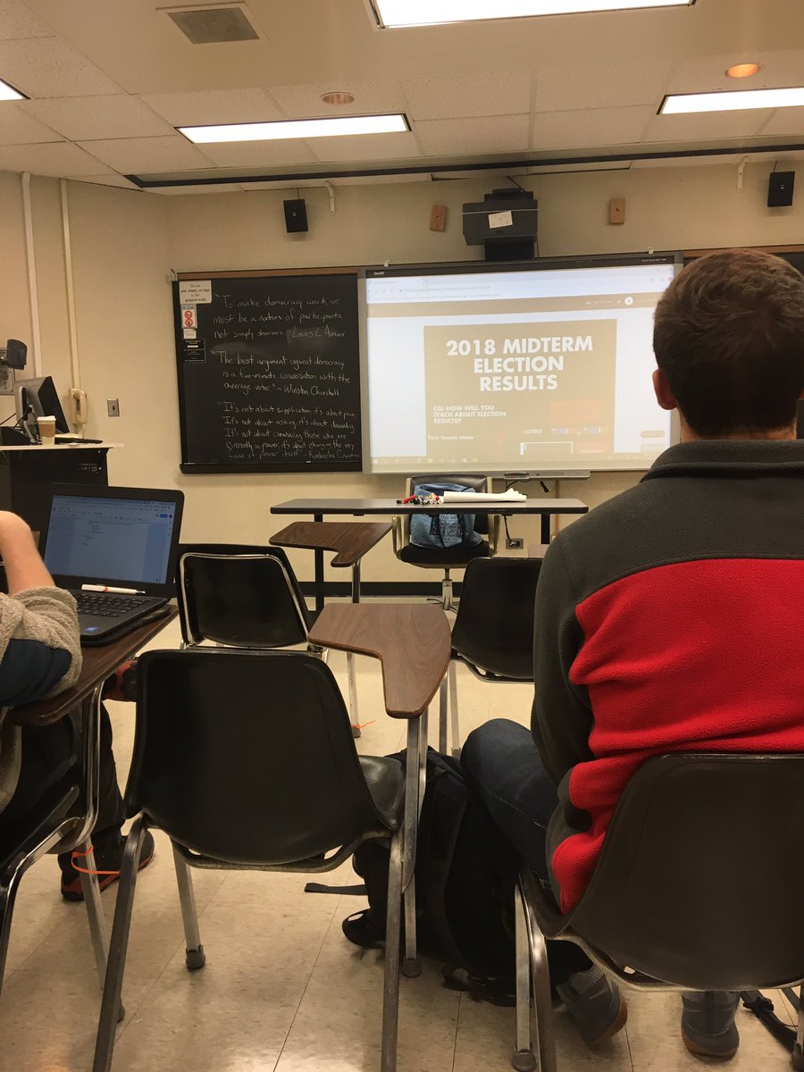 weigel_mr's tweet photo. Using Picktochart to discuss how to teach in the midst of elections #ssvpln @UISocialStudies https://t.co/w6OFAyl8fM