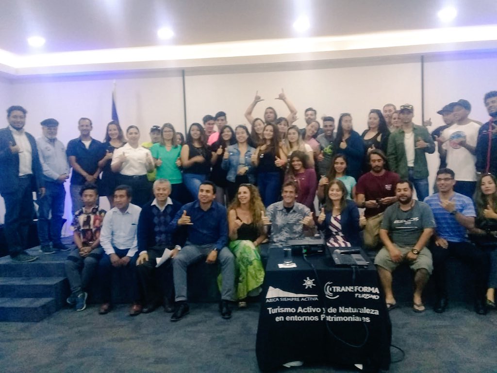 AricaSiempreAct's tweet photo. #Arica Con un ambiente de unión cerró 5to. #ComiteAmpliado del Programa @transforma_tur @AricaSiempreAct que impulsa #Corfo @Sernatur_XV #CorfoEnMovimiento https://t.co/YJT4EIi7bM