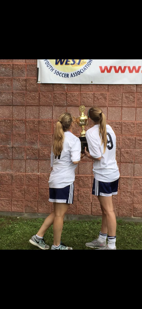 samdd1021's tweet photo. Happy birthday to my Julie🤩 love you lots and miss you tons!! Can’t wait for you to come visit me❣️❣️@juliaschurr9 https://t.co/69hR6oSU2m