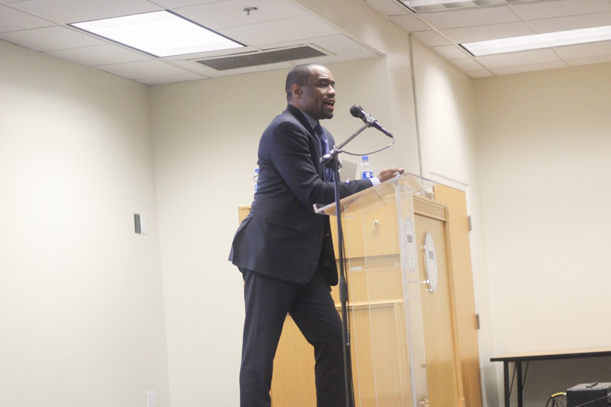 HU_SOE's tweet photo. “My hope rests in the people. Right here, right now, we will be victorious. We have everything that we need in this room right now. We have to dare to dream outside of the prison and its logic, and its rituals.” - @marclamonthill #WorldWithoutPrisions #39thCharlesThompsonLecture https://t.co/eUAam6a7Vl