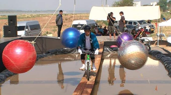 ラオス国内の観光イベント 自転車