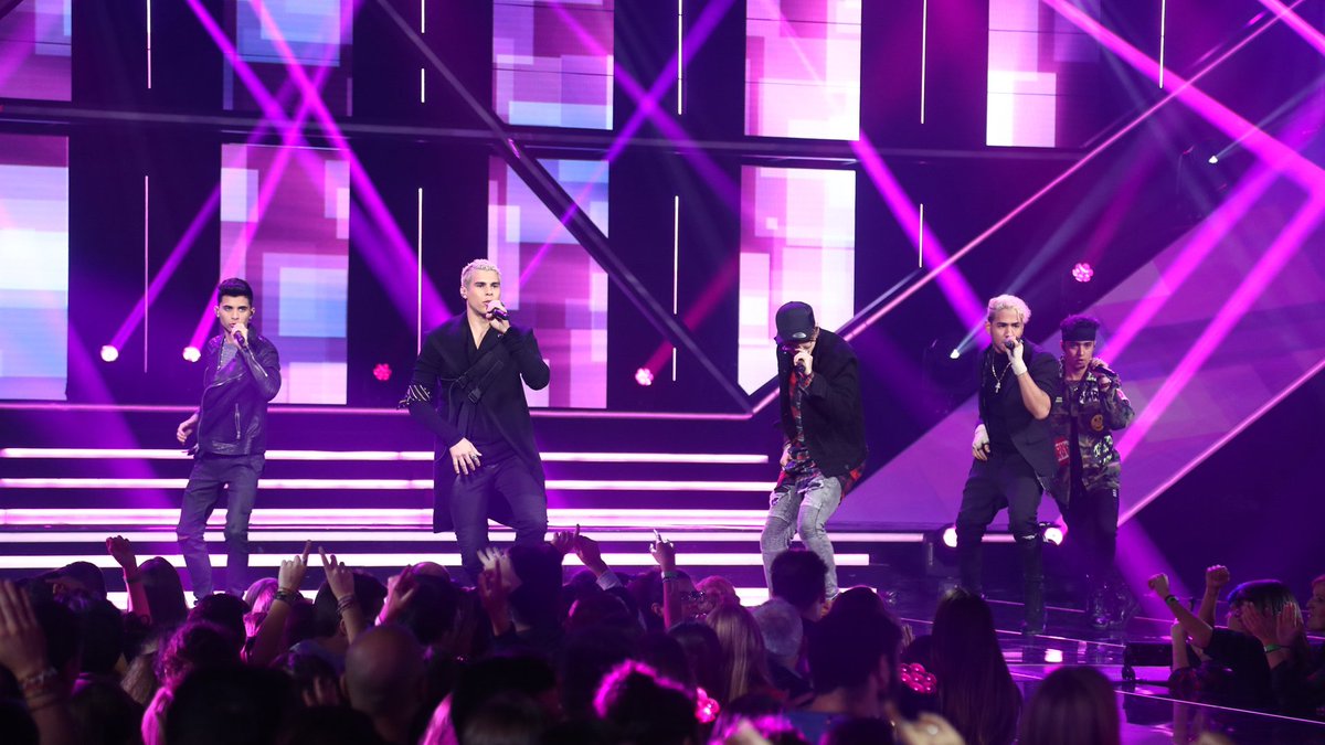 El grupo <a href="/CNCOmusic/">CNCO</a> pone al público de la #OT18Gala7 a bailar con su canción ‘Reggaetón Lento’ 💃🕺 ¿Te lo has perdido? rtve.es/v/4830058/