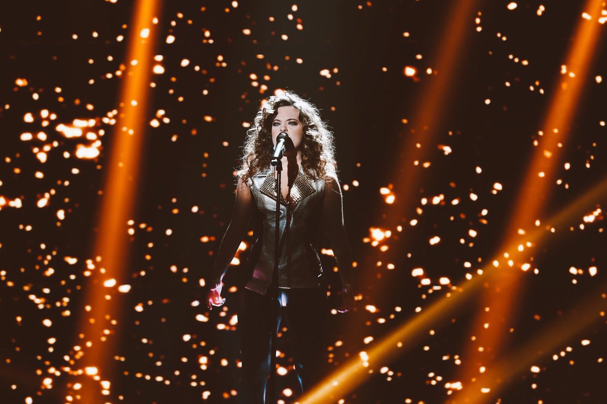 MrRobertoBL's tweet photo. Adiós a la mejor voz femenina de la edición. 
#OT18Gala7 https://t.co/7On0DzCaU1