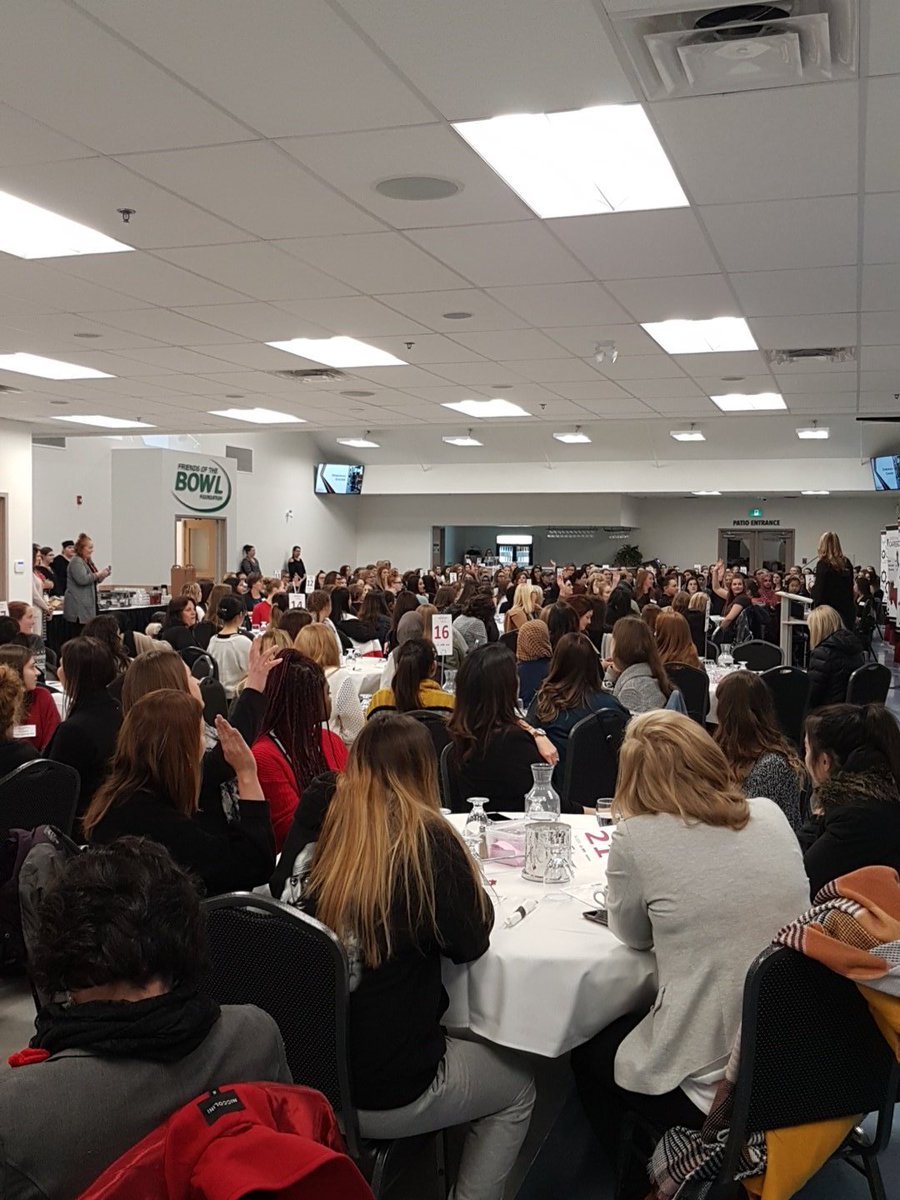JessUsselman's tweet photo. So excited to start the Connected event tonight. There is so much positive energy in this room! #connected2018 @saskatooniec #womenruntheworld https://t.co/rDT8VeSrpq