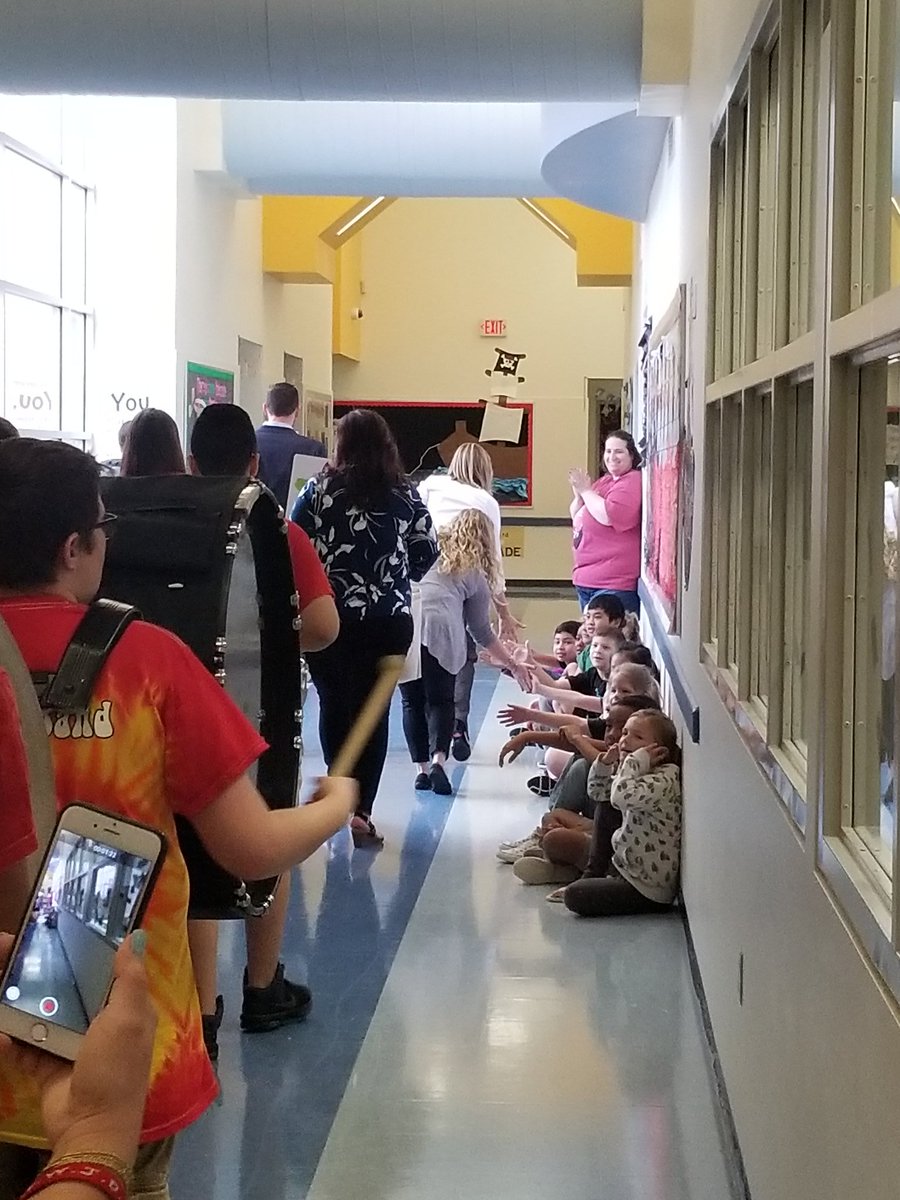 KingsManorElem's tweet photo. We were so excited to hear the drums and see our Education Foundation fund 6 Grants for our students! Thank you @NC_Ed_Fo #kmekoalas #ncisd https://t.co/l2iUm1ZPAA