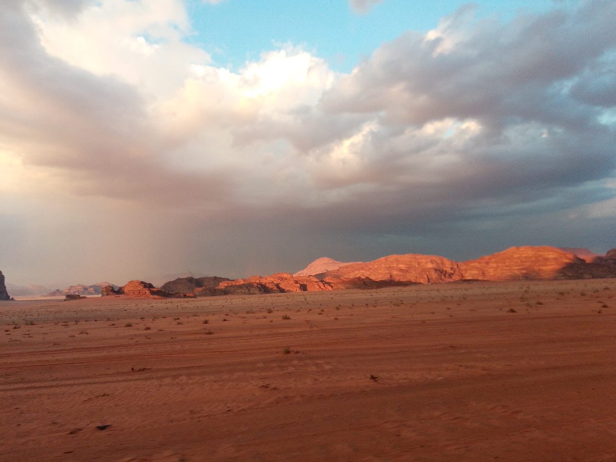 Il fascino del deserto proietta oltre
