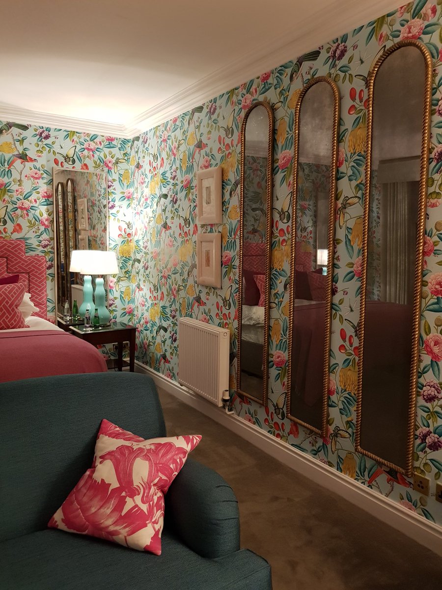 scotsunstyle's tweet photo. Want to move in to @HdV_Glasgow after tonight's tour. The bedrooms are a stunning mix of traditional charm and modern flair after their revamp. Just gorgeous. https://t.co/M9L9U9qqOg