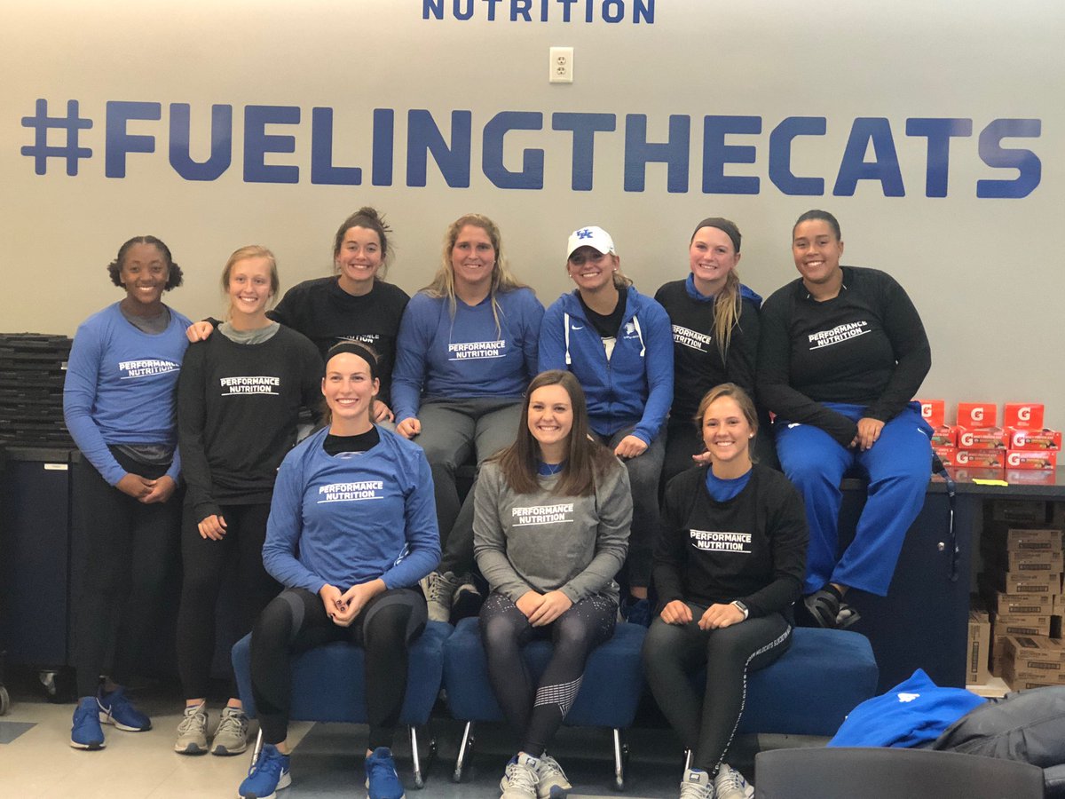 FuelingTheCats's tweet image. It was extremely close but with a score of 85-83 @UKsoftball won our first cooking competition #CatsFromScratch  Thanks to @UKsoftball @UKBaseball @Coach_Mingione @UKCoachLawson @MrJasonCummins Coach DeVreindt and Coach Rock Oliver for making it a fun night. #BBN #1UK