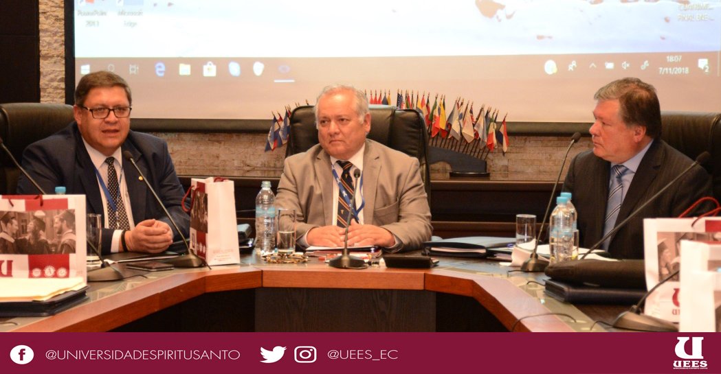 uees_ec's tweet photo. #EventoUEES La Facultad de @MedicinaUees realizó la "Asamblea de la Facultad de Medicina del Ecuador" donde se eligió al Dr. Bernardo Vega como Pdte. de la @afeme_ecuador y además, se analizó sobre las normas técnicas de especializaciones médicas y odontológicas. https://t.co/7BZUWLkShf