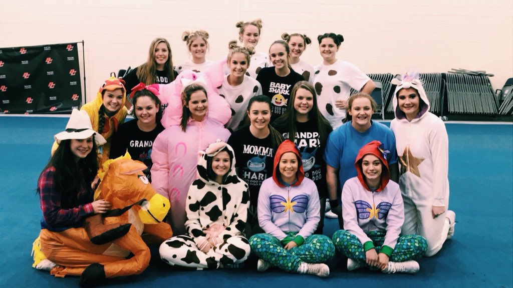 day three!!!🦒🦈🦄🐴🐔🐷🐮🧜🏼‍♀️ #stateweek #animalday