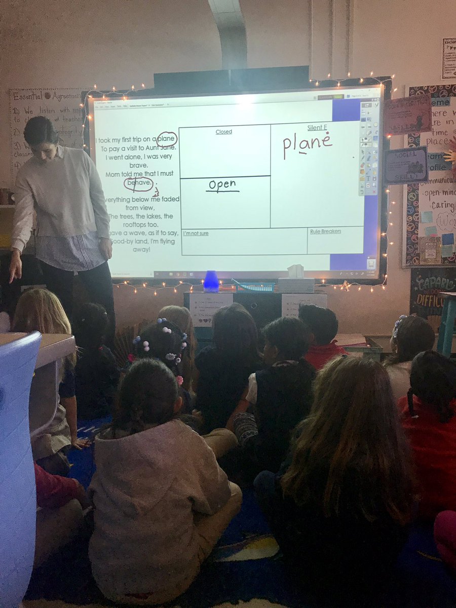 sandrajill7's tweet image. Second graders engaged in word study. @StrawberryIB #SPSMind