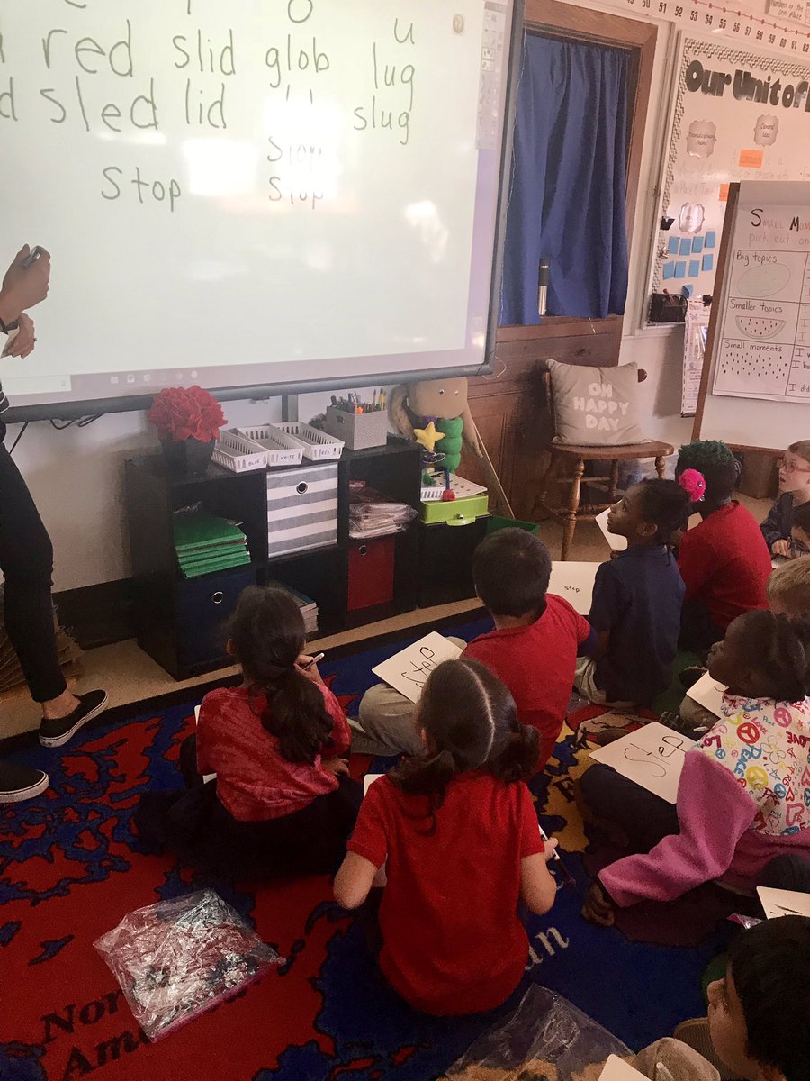 sandrajill7's tweet image. Second graders engaged in word study. @StrawberryIB #SPSMind