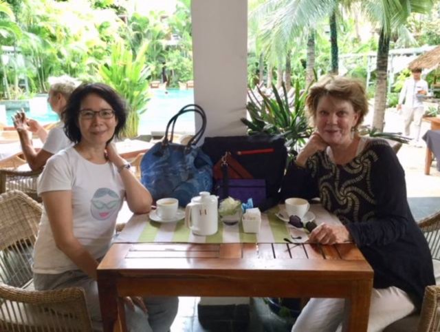 neteffectstrade's tweet photo. Coffee with the lovely Biddy in Phnom Penh. So fun to be half way around the world and meet such an amazing and talented woman. 
.
.
.
.
#cambodia #fairtrade #ecofriendly #bags #repurposed #coffee #travel #wheresnetty #sustainable #womeninbusiness #fairtradeproducts https://t.co/XPdPGoA8if