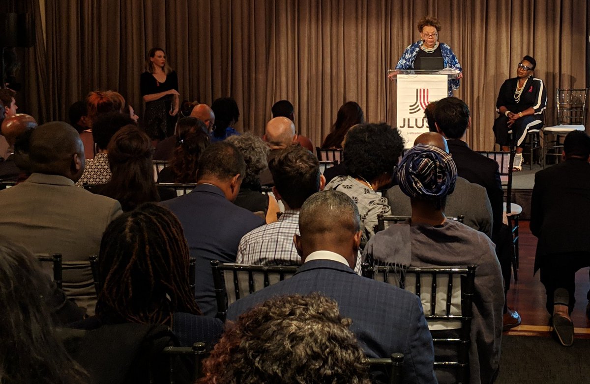 JustLeadersUSA's tweet photo. #LwC2016 Fellow.

Leading with Conviction Award recipient, 2017.

Tonight, @MzDeHoskins takes the stage as JustLeadershipUSA's President and CEO.

We could not be more honored to have DeAnna serve as our leader in this next chapter of our journey toward #halfby2030. https://t.co/DeMnKUyEVT