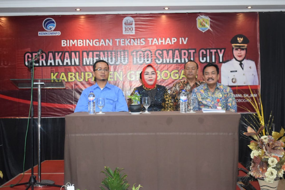 humasGrobogan's tweet photo. Grobogan menuju Smart City
@SumarniGrobogan @Moh_Sumarsono @diskominfo_grob #SmartCity #GroboganHebat #HumasGrobogan #purwodadi https://t.co/IgDw0TkO7v