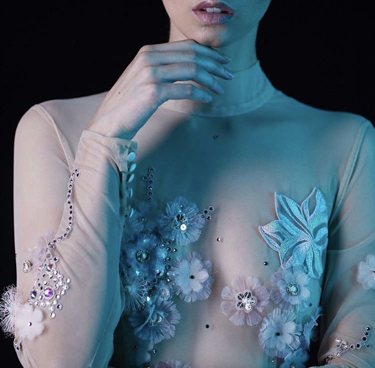 FIDM's tweet image. Are you interested in the future of fashion, #wearbletechnology, &amp;amp; material science? The Founder &amp;amp; CEO of leading FashionTech agency @elektrocouture, Lisa Lang, will be on the #FIDMLA Campus on Tues., Nov. 13th for an immersive seminar! Learn more: bddy.me/2SZMBJ8