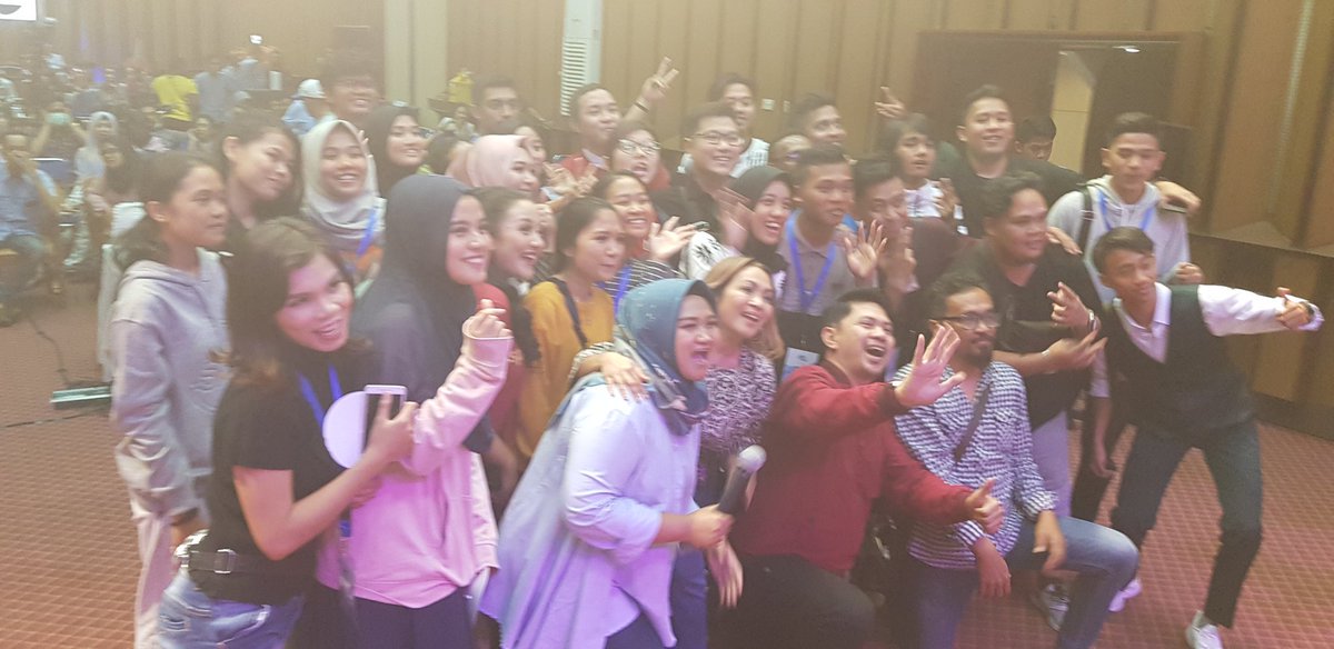 andisarinahrri's tweet photo. Semangat 30 semi finalis Bintang Radio Tingkat Nasional 2018 yg lolos hasil seleksi 130 di babak penyisihan๐
#RRIBintangRadio2018
#rriplay
#rrinet
#projak
#pro2bjm
@RRIPro2Bjm
@Pro2Jak
@PRO2BENGKULU1
@EkoSandjojo
@tantrirelatami
@RichardPoyk
@riekaroslan
@RRIPro2Pnk https://t.co/4qfDQsOaum