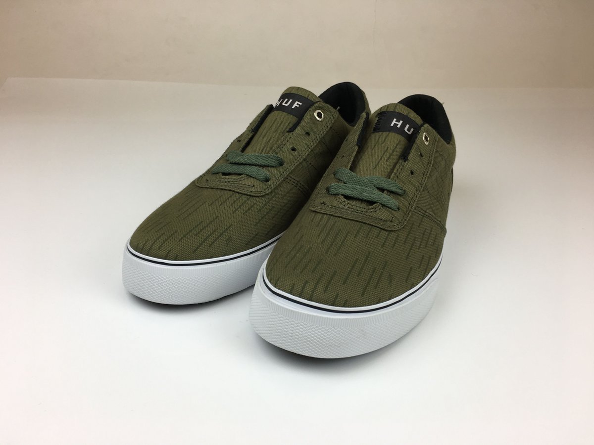 KicksFinder's tweet photo. RANDOM GIVEAWAY! HUF Canvas Sneakers
US ONLY! You MUST be following us!
1 - Like this post
2 - Reply with your shoe size
3 - Retweet this post
We'll randomly choose a winner matching the shoe size and ship them to you. https://t.co/aoIepkAzCa