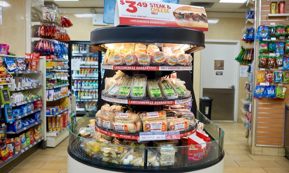faircanorg's tweet photo. The Ultimate Stoner Convenience Store Guide https://t.co/8NwkJNEcNB https://t.co/1tBNp0vsrE