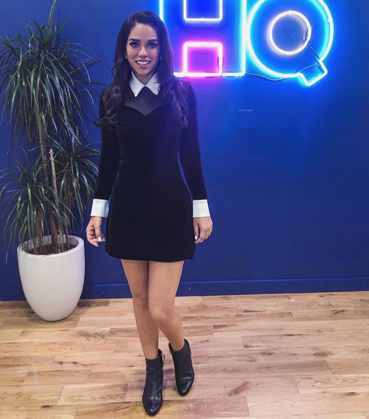 SharonOnStyle's tweet photo. Dress by Bailey/44 🖤 https://t.co/NTHyLL5guS