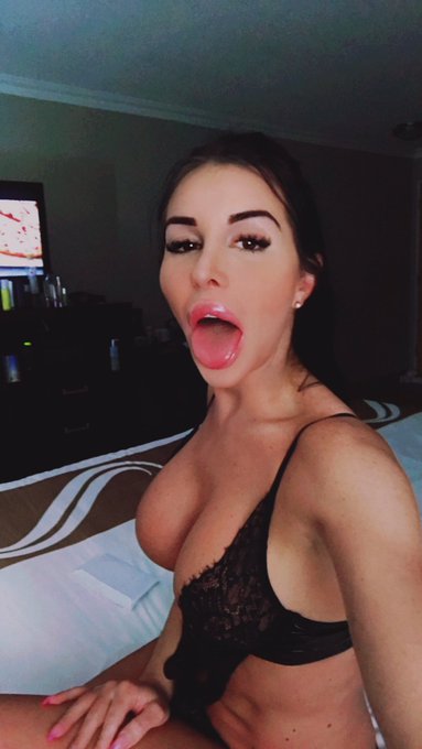 I&rsquo;m in a silly mood so I&rsquo;m posting a silly photo for you all !! Goodnight https://t.co/zkggyEmDR6<a href="/tag/ashemaletube"class="tags"><span>#ashemaletube</span></a>