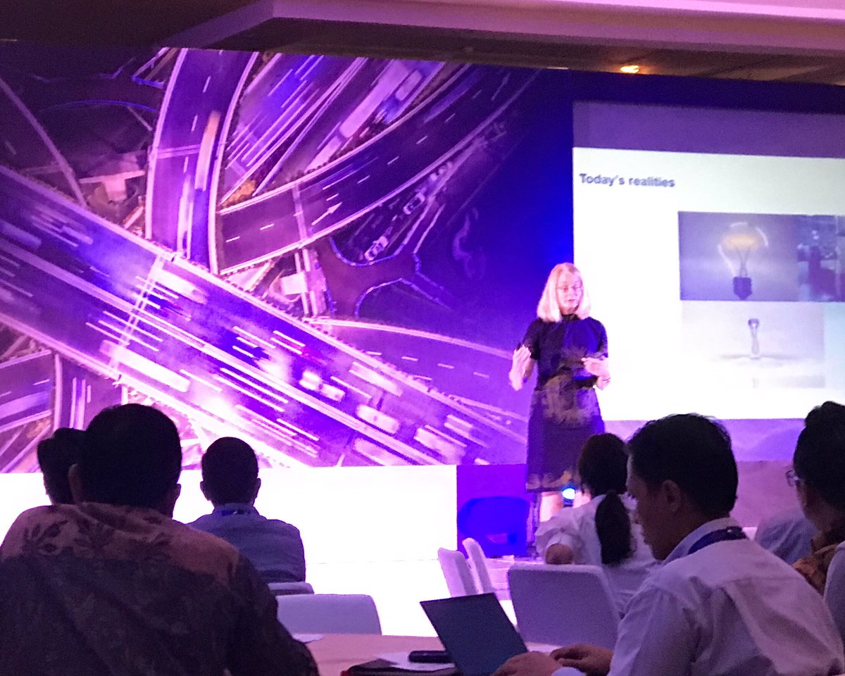 FranzoneMario's tweet photo. @LouiseHemond gave great keynote on building IT infrastructure to handle societal trends and shifts at #IBMTechU in Bali. https://t.co/QcKNqfAaJT
