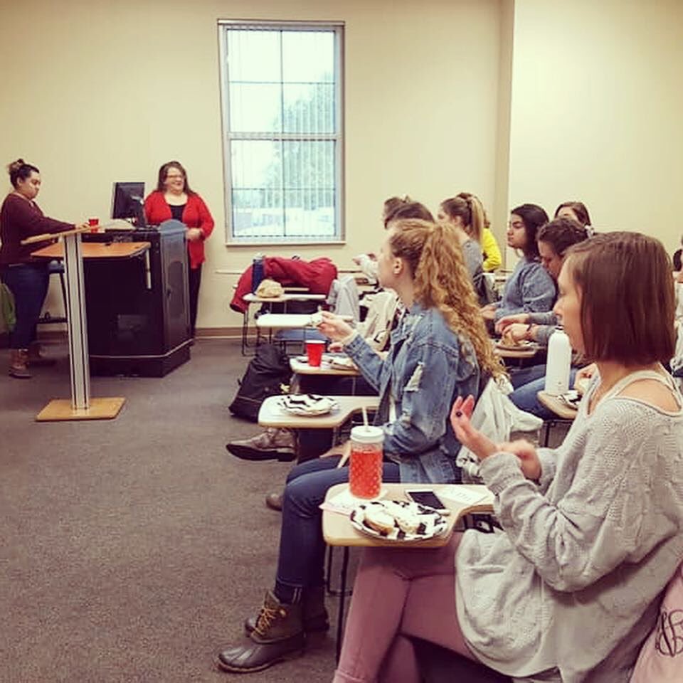 EUSocialWork's tweet photo. A big thanks to Tressa Moyle (MSW, LCSW at Cox Center for Addictions) for taking the time to speak at our club! 
#socialworkinit #socialworkclub #bagelsandlearning https://t.co/cvJhSIDJuQ