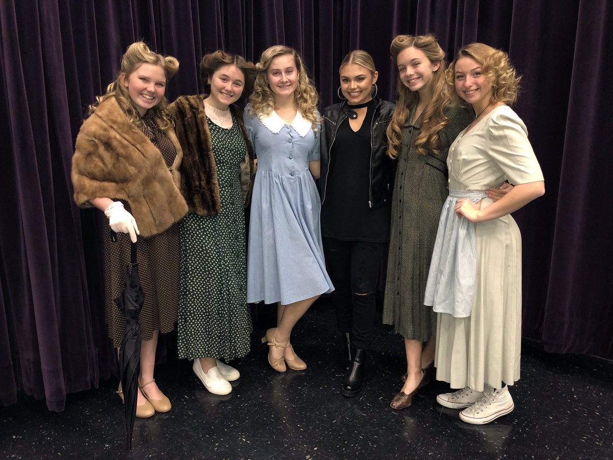 RETWEET FOR A CHANCE TO WIN 2 FREE TICKETS TO THE DIVINERS: TKTS ARE NOW ON SALE IN COMMONS FOR THE SCHOOL SHOW ON 11/16! TKTS ARE $8. THIS SHOW IS FANTASTIC! A HUGE THANKS TO MY GIRL <a href="/izzyshalawylo/">izabel</a> FOR BRINGING BACK HER TALENTS TO THE DEPARTMENT THAT HAS ALWAYS LOVED HER! ❤️🎭🎟