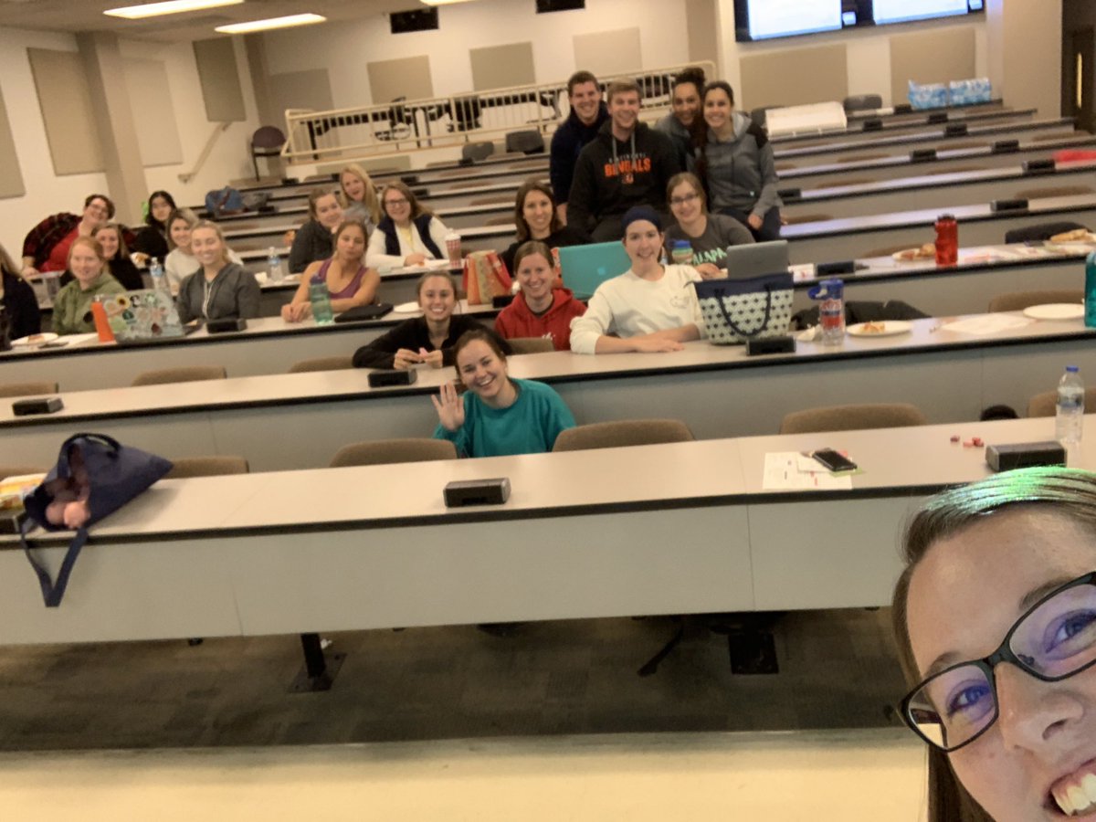 ucenrollment's tweet photo. Financial literacy training is another important aspect of professional training! 💸💰
.
Thank you students for coming out to learn tonight!
.
.
.
#dptstudent #physicaltherapy #gochalee #slpstudent #audstudent #gobearcats #cincinnati https://t.co/UZCJ2sZRSC