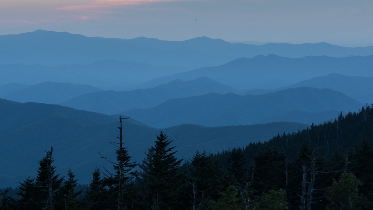 If you’re a fan of <a href="/GreatSmokyNPS/">GreatSmokyNPS</a>, you should know about George Masa's story! >> prks.org/2Fbmj3R 

#FindYourPark #EncuentraTuParque